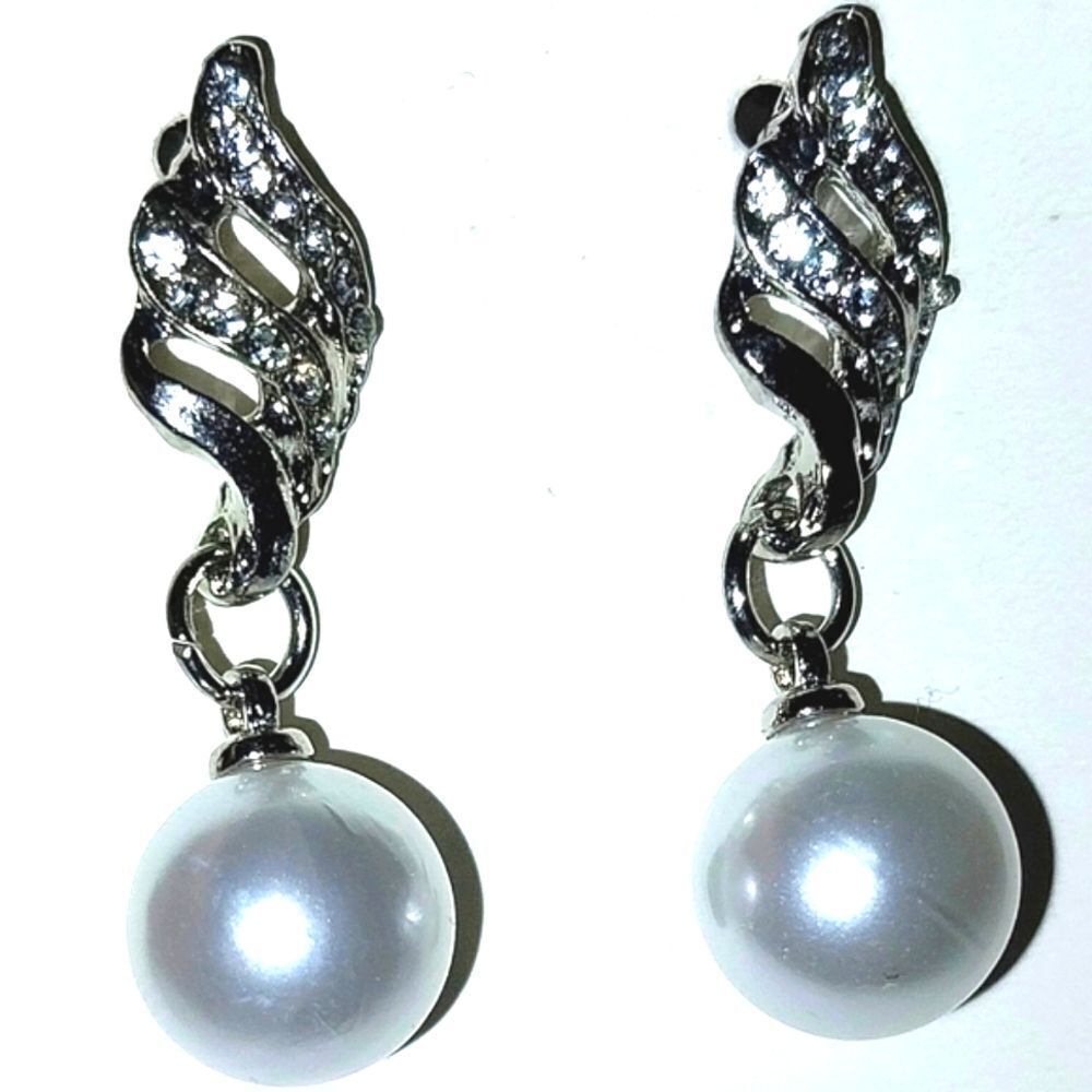 Elegant vintage diamond earrings for women